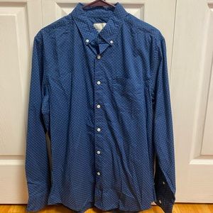 American Eagle Men’s Button-Up Dress Shirt, size Medium